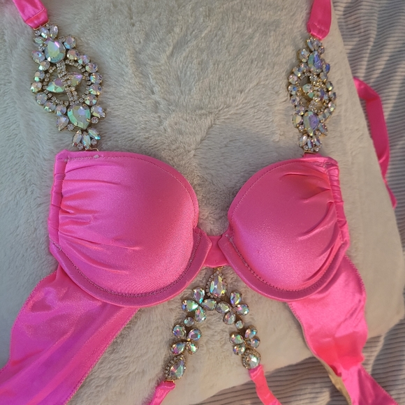 Vacation Bikini - Picture 2 of 3